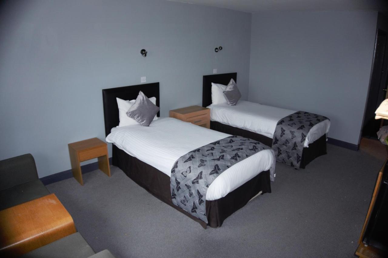 Happy Guests Lodge Lower Whitley Exteriér fotografie