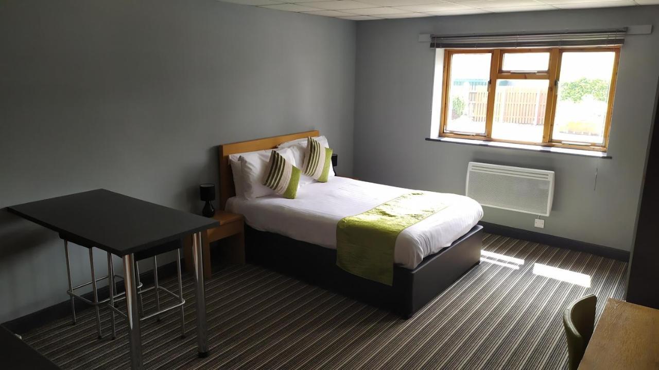 Happy Guests Lodge Lower Whitley Exteriér fotografie